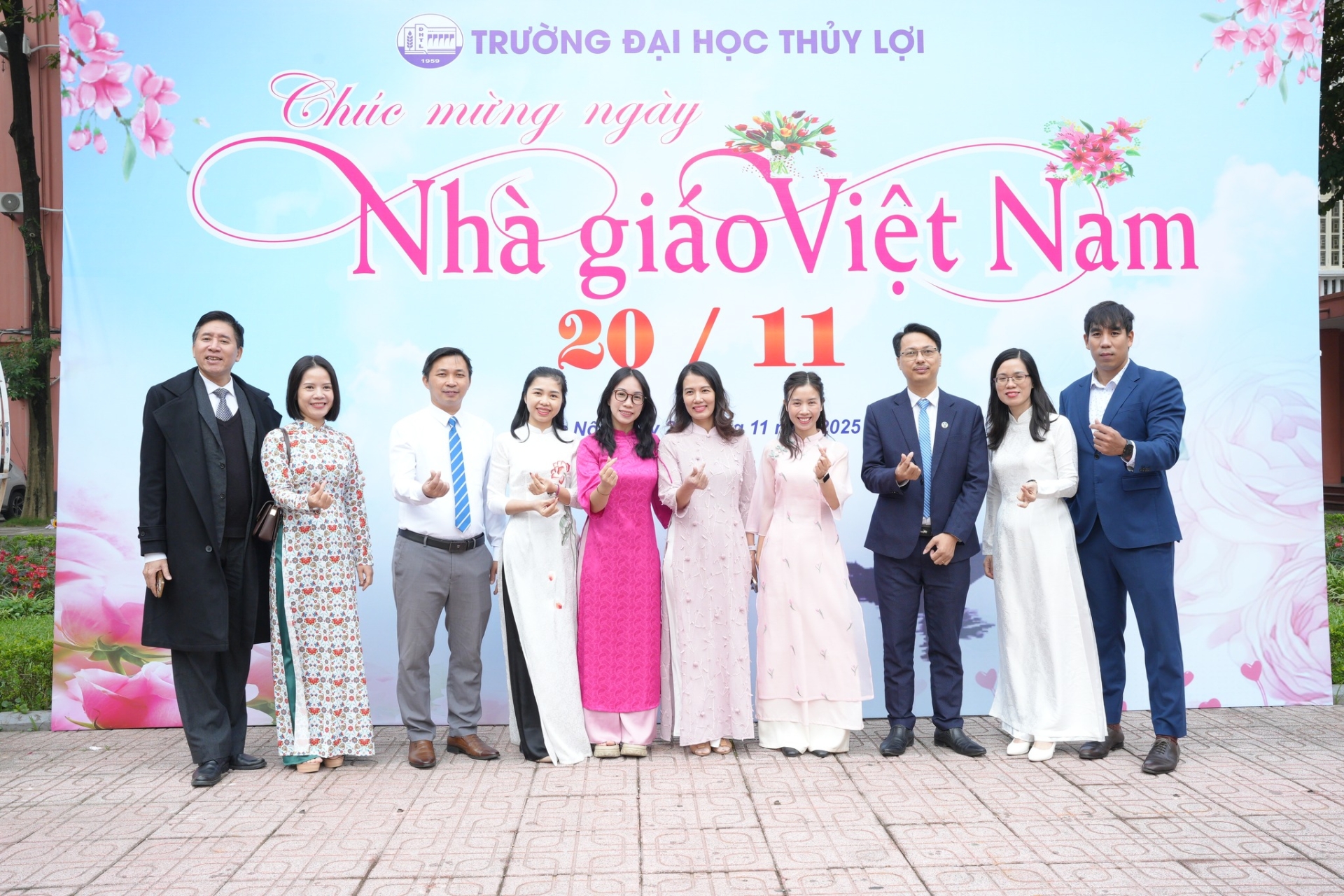 t&acirc;m huyết với nghề